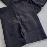 شورتک ورزشی سیملس پشت چین دار - تصویر 2
